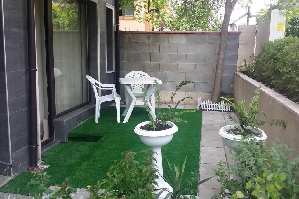 Studio In The Center Of Sarafovo Burgas Exterior photo